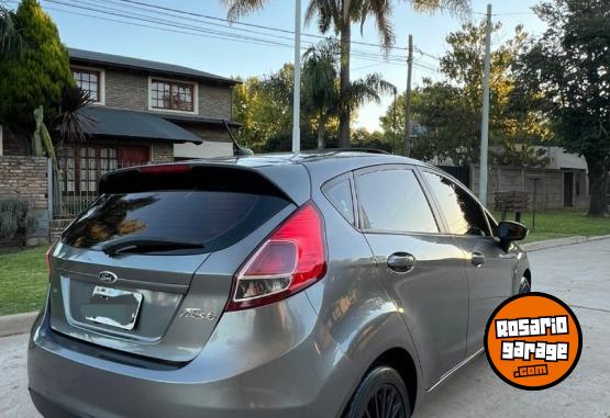Autos - Ford Fiesta SE PLUS 2014 Nafta 120000Km - En Venta