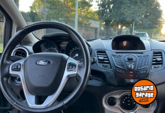 Autos - Ford Fiesta SE PLUS 2014 Nafta 120000Km - En Venta