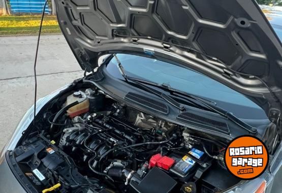 Autos - Ford Fiesta SE PLUS 2014 Nafta 120000Km - En Venta