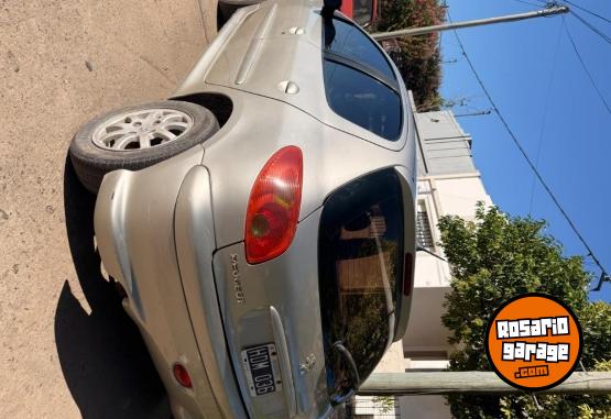 Autos - Peugeot 206 2008 Nafta 124000Km - En Venta