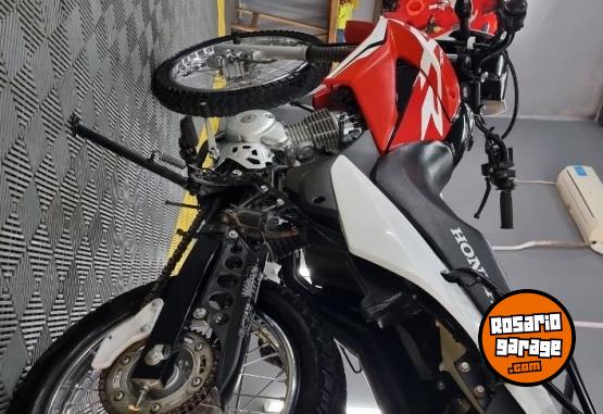 Motos - Honda XR150L 2024 Nafta 12000Km - En Venta