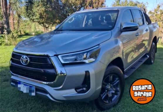 Camionetas - Toyota HILUX SRV 2021 Diesel 113000Km - En Venta