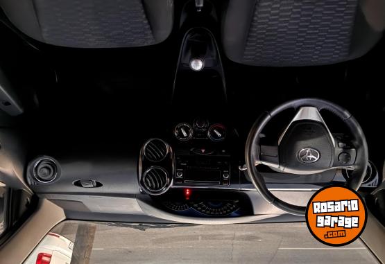 Autos - Toyota Etios XLS 1.5 M/T 2015 Nafta 102000Km - En Venta