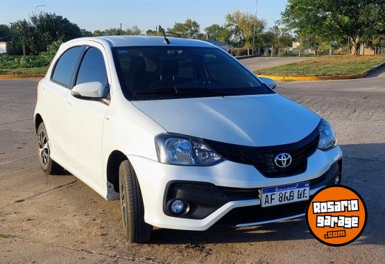 Autos - Toyota Etios xls 4at 5p 2023 Nafta 42000Km - En Venta