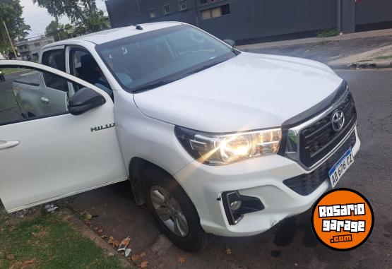 Camionetas - Toyota Hilux Sr 2019 Diesel 210000Km - En Venta