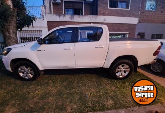 Camionetas - Toyota Hilux Sr 2019 Diesel 210000Km - En Venta