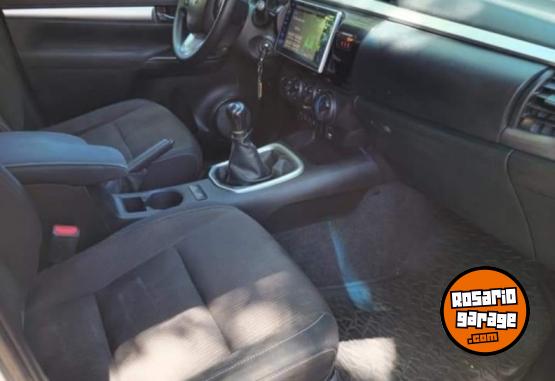 Camionetas - Toyota Hilux Sr 2019 Diesel 210000Km - En Venta