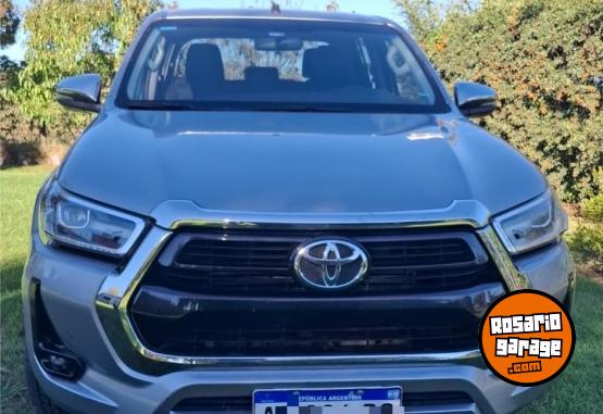 Camionetas - Toyota HILUX SRV 2021 Diesel 113000Km - En Venta