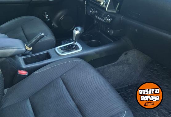 Camionetas - Toyota HILUX SRV 2021 Diesel 113000Km - En Venta