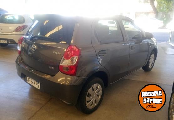Autos - Toyota Etios 2022 Nafta 125000Km - En Venta