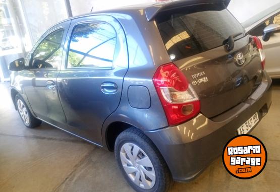 Autos - Toyota Etios 2022 Nafta 125000Km - En Venta