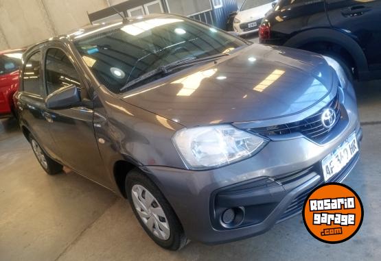 Autos - Toyota Etios 2022 Nafta 125000Km - En Venta