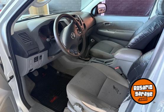 Camionetas - Toyota Hilux SRV 2006 Diesel 380000Km - En Venta