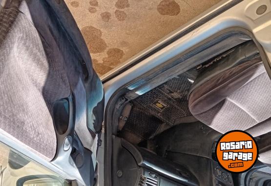 Autos - Chevrolet Vectra 2.2 1998 GNC 290000Km - En Venta