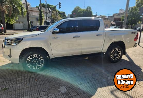 Camionetas - Toyota Hilux SRX 4x4 AT 2021 Diesel 60000Km - En Venta