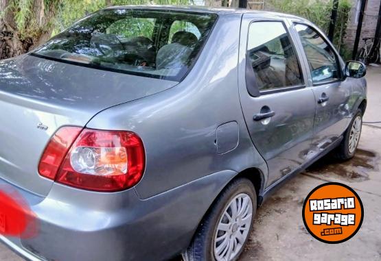 Autos - Fiat Siena 2011 GNC 130000Km - En Venta