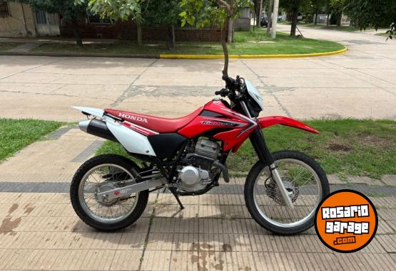 Motos - Honda Tornado 2015 Nafta 10400Km - En Venta
