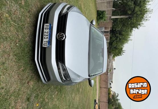 Autos - Volkswagen Vento 2.0 2017 Nafta 265000Km - En Venta