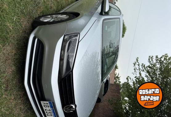Autos - Volkswagen Vento 2.0 2017 Nafta 265000Km - En Venta