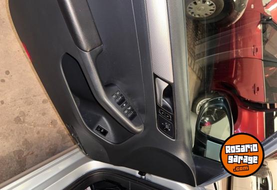 Autos - Volkswagen Vento 2.0 2017 Nafta 265000Km - En Venta