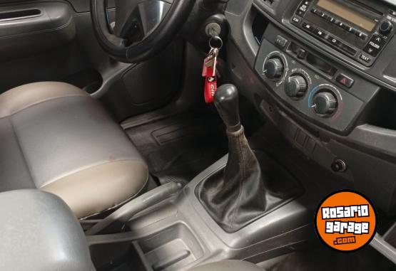 Camionetas - Toyota Hilux cabina simple chasi 2014 Diesel 340000Km - En Venta