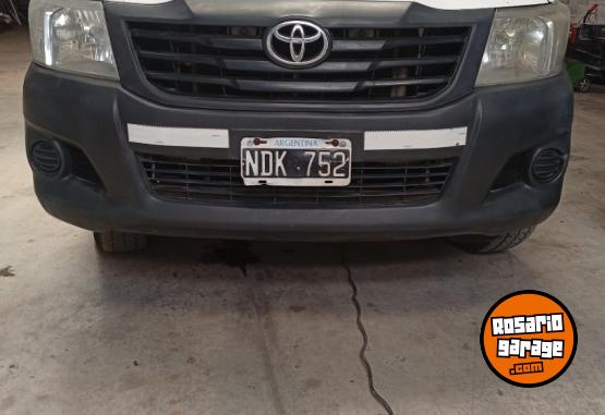Camionetas - Toyota Hilux cabina simple chasi 2014 Diesel 340000Km - En Venta