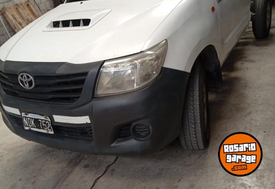 Camionetas - Toyota Hilux cabina simple chasi 2014 Diesel 340000Km - En Venta