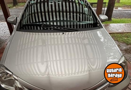 Autos - Toyota Etios XS 2014 Nafta 60000Km - En Venta