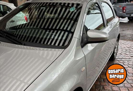 Autos - Toyota Etios XS 2014 Nafta 60000Km - En Venta