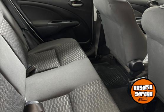 Autos - Toyota Etios XS 2014 Nafta 60000Km - En Venta