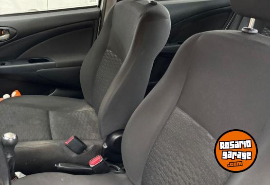 Autos - Toyota Etios XS 2014 Nafta 60000Km - En Venta
