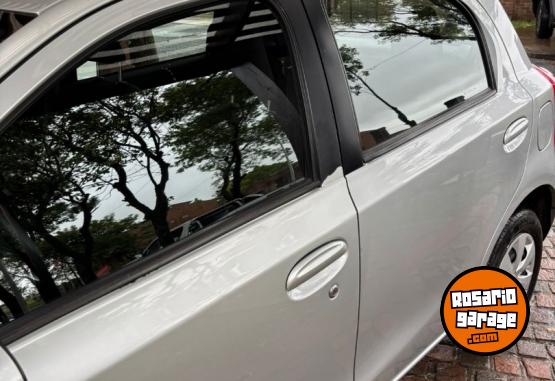 Autos - Toyota Etios XS 2014 Nafta 60000Km - En Venta