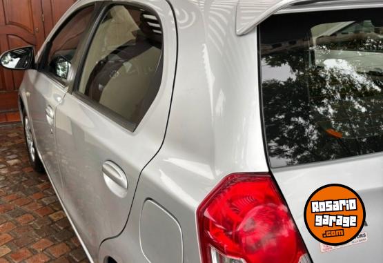 Autos - Toyota Etios XS 2014 Nafta 60000Km - En Venta