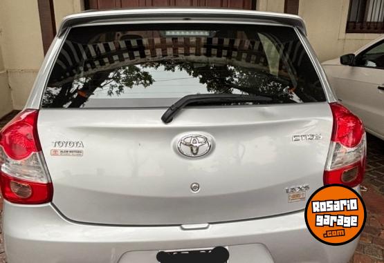 Autos - Toyota Etios XS 2014 Nafta 60000Km - En Venta