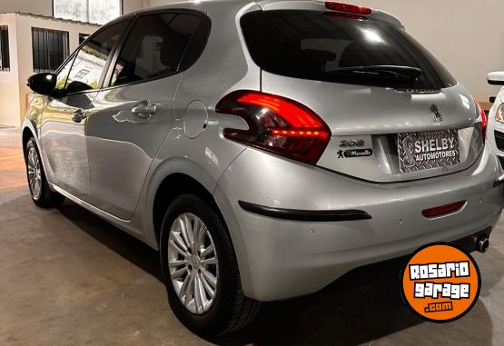 Autos - Peugeot 208 2017 Nafta 75000Km - En Venta