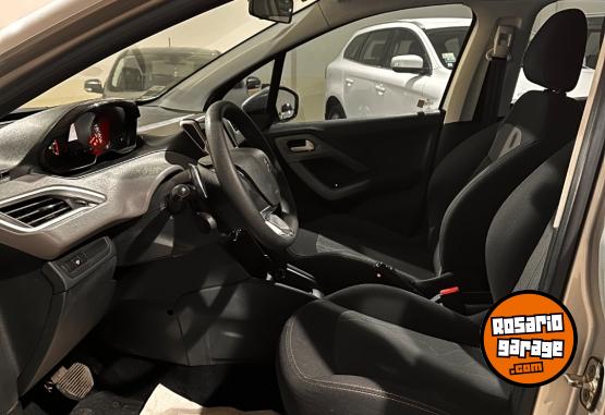 Autos - Peugeot 208 2017 Nafta 75000Km - En Venta