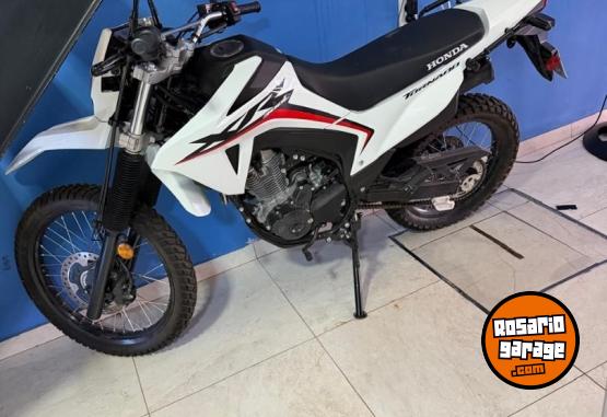 Motos - Honda Tornado 300 2025 Nafta 588Km - En Venta