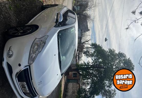 Autos - Peugeot 2014 active 1.5 2014 Nafta 185000Km - En Venta