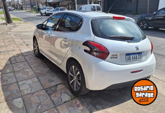 Autos - Peugeot 208 Feline 2017 Nafta 111500Km - En Venta