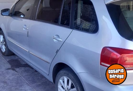 Autos - Volkswagen Suran highline 2015 GNC 91000Km - En Venta