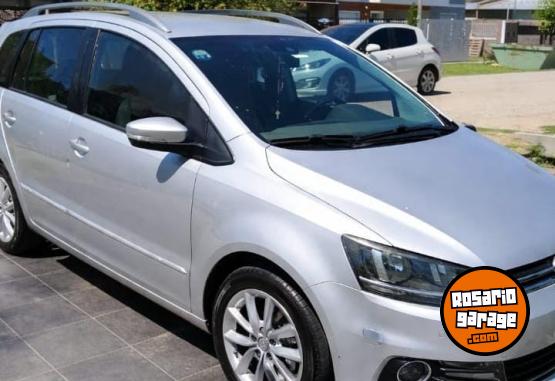 Autos - Volkswagen Suran highline 2015 GNC 91000Km - En Venta