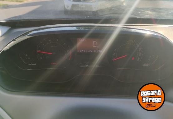 Autos - Peugeot 2008 Allure 2017 Nafta 112000Km - En Venta