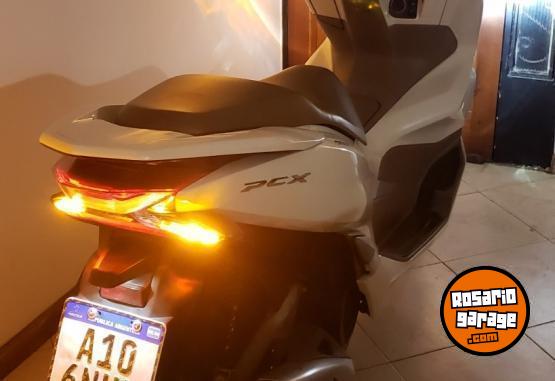 Motos - Honda PCX 2019 Nafta 27000Km - En Venta