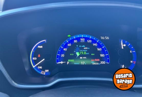 Autos - Toyota Corolla Cross 1.8 SEG HEV 2024 Electrico / Hibrido 64000Km - En Venta