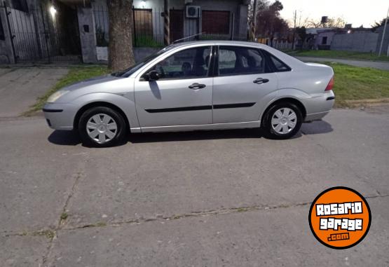 Autos - Ford Focus 2004 GNC 247000Km - En Venta