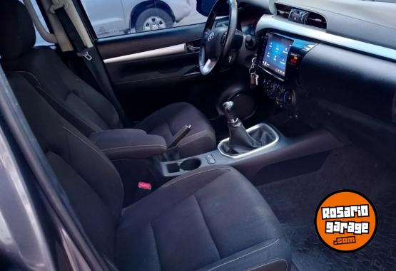 Camionetas - Toyota Hilux sr 2025 Diesel 25000Km - En Venta