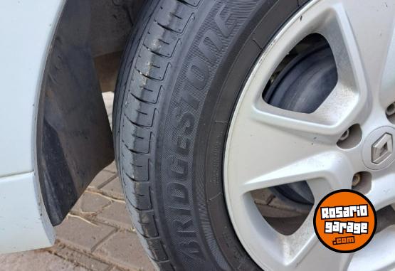 Autos - Renault Logan Privilege Plus 2018 GNC 107410Km - En Venta