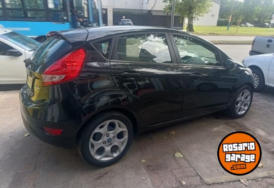 Autos - Ford Fiesta kinetick 2011 Nafta 130000Km - En Venta