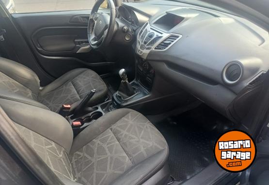 Autos - Ford Fiesta kinetick 2011 Nafta 130000Km - En Venta