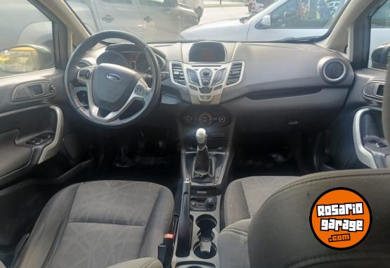 Autos - Ford Fiesta kinetick 2011 Nafta 130000Km - En Venta